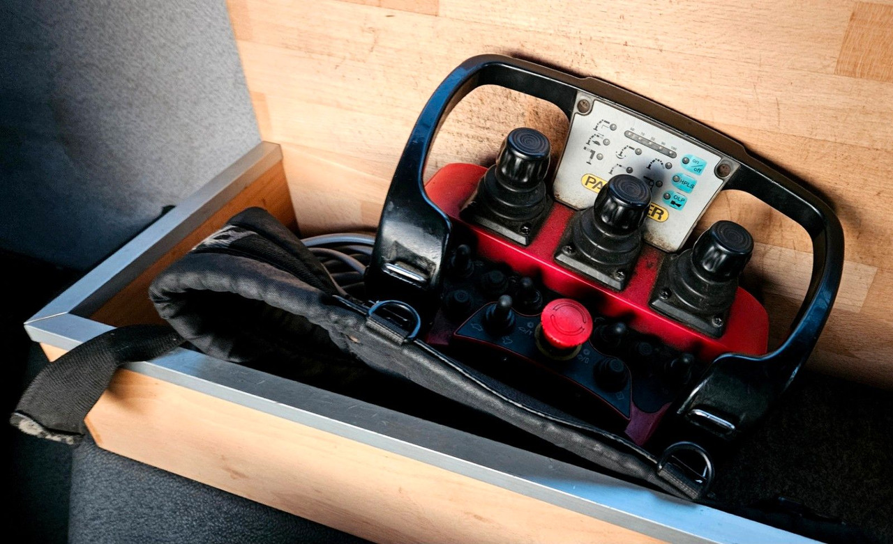 吊钩升降车, 起重车 MAN TGS 28.400 6x4-4 BL Palfinger PK12002 Kran Euro5：图11