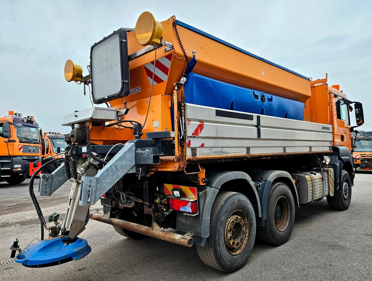 MAN TGS 28.400 6x4-4 BL Winterdienst Schmidt Euro5 - 翻斗车:图4 MAN TGS 28.400 6x4-4 BL Winterdienst Schmidt Euro5 - 翻斗车:图4