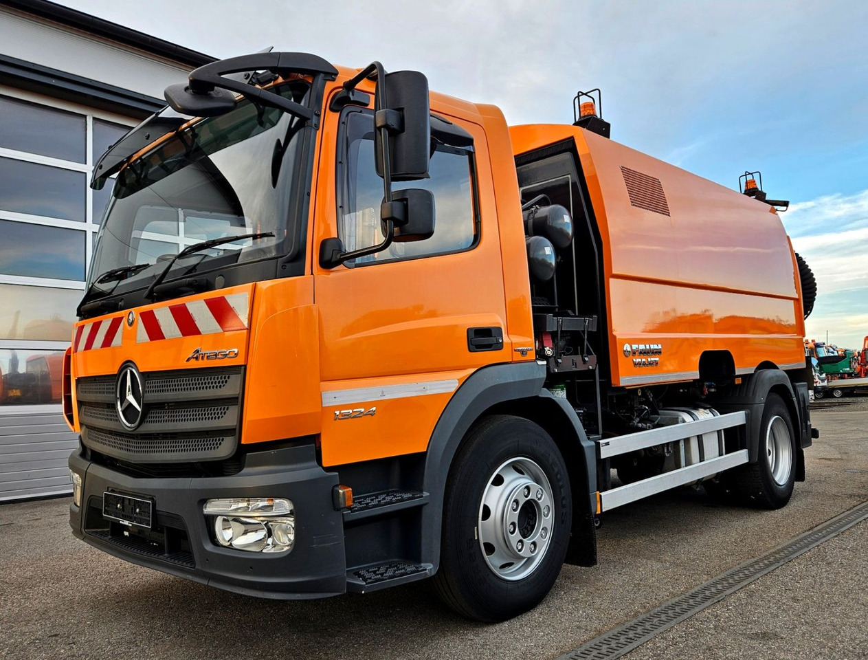 Mercedes-Benz Atego 1324 Euro6 FAUN Viajet 6  Aufbaumotor - 道路清扫机:图4 Mercedes-Benz Atego 1324 Euro6 FAUN Viajet 6  Aufbaumotor - 道路清扫机:图4