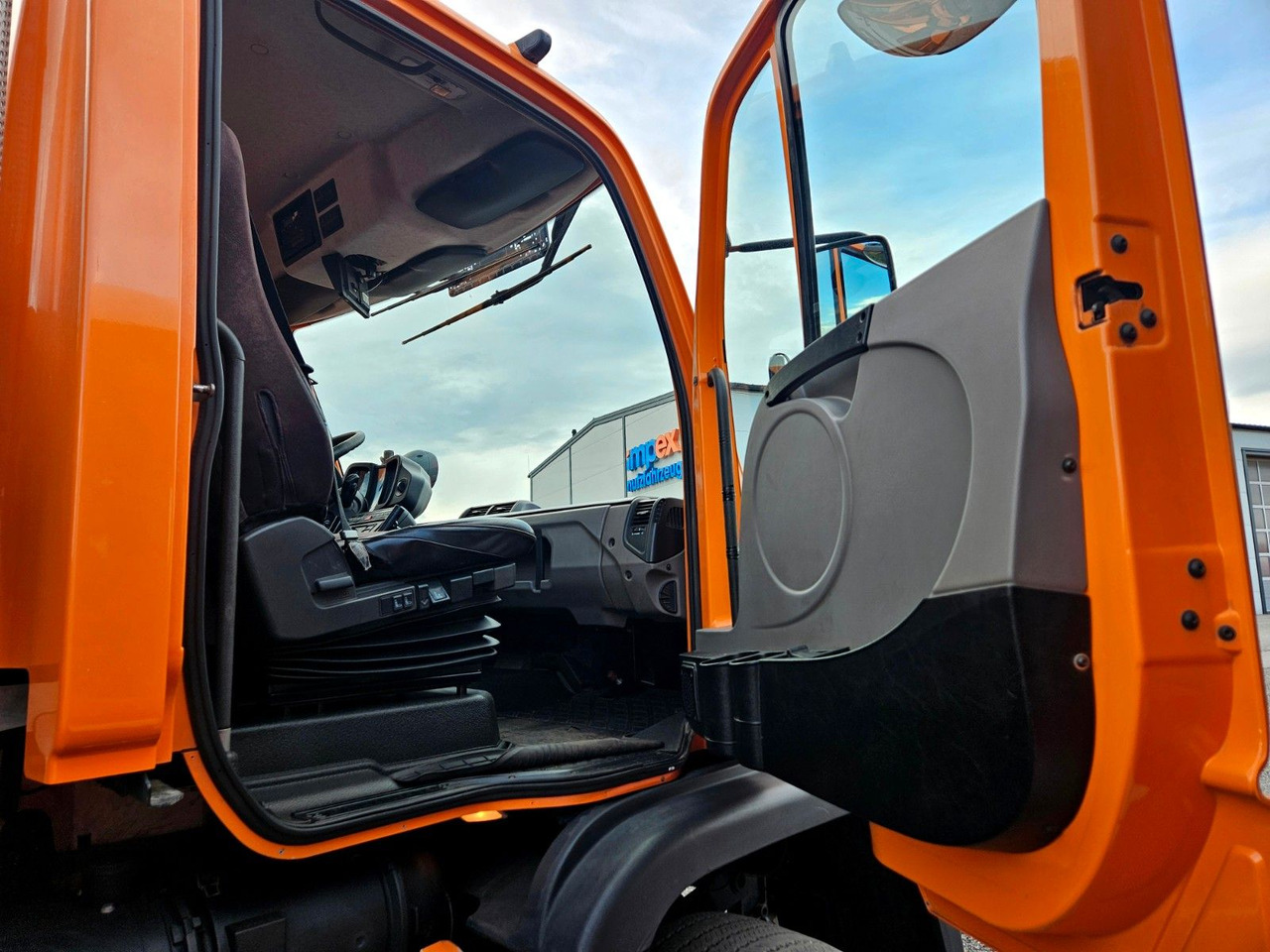 翻斗车 Unimog U527 UGE Euro6 VarioPilot Hydrostat：图13