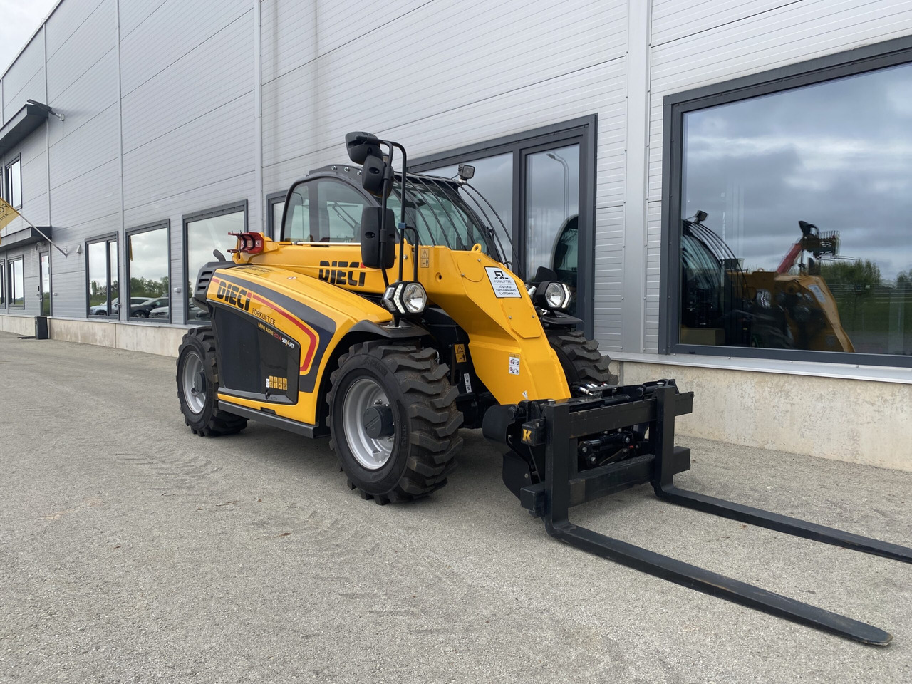 Dieci Mini Agri 20.4 SMART 37 kW - 伸缩臂叉装车:图3 Dieci Mini Agri 20.4 SMART 37 kW - 伸缩臂叉装车:图3