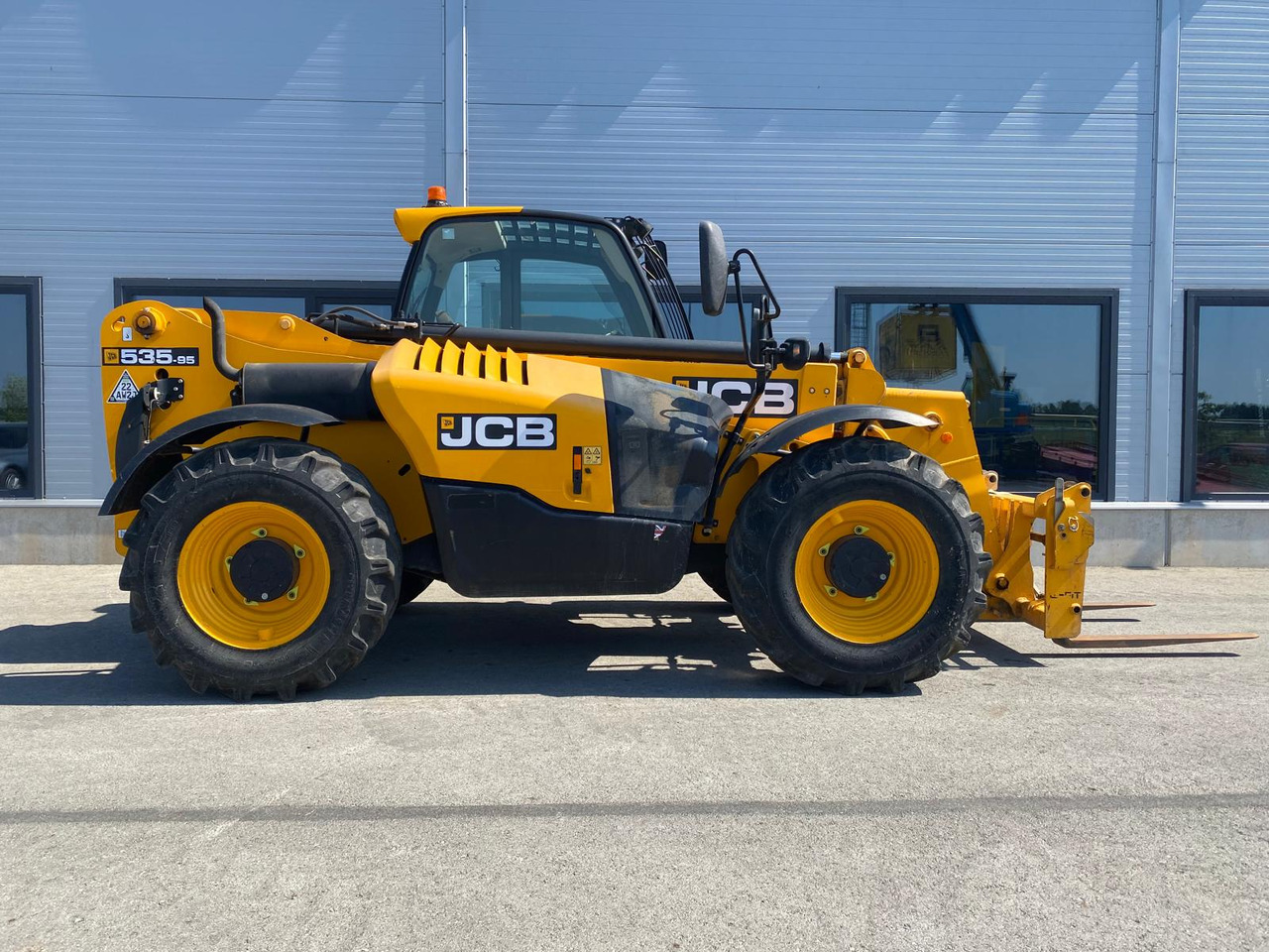 JCB 535-95 - 伸缩臂叉装车:图2 JCB 535-95 - 伸缩臂叉装车:图2