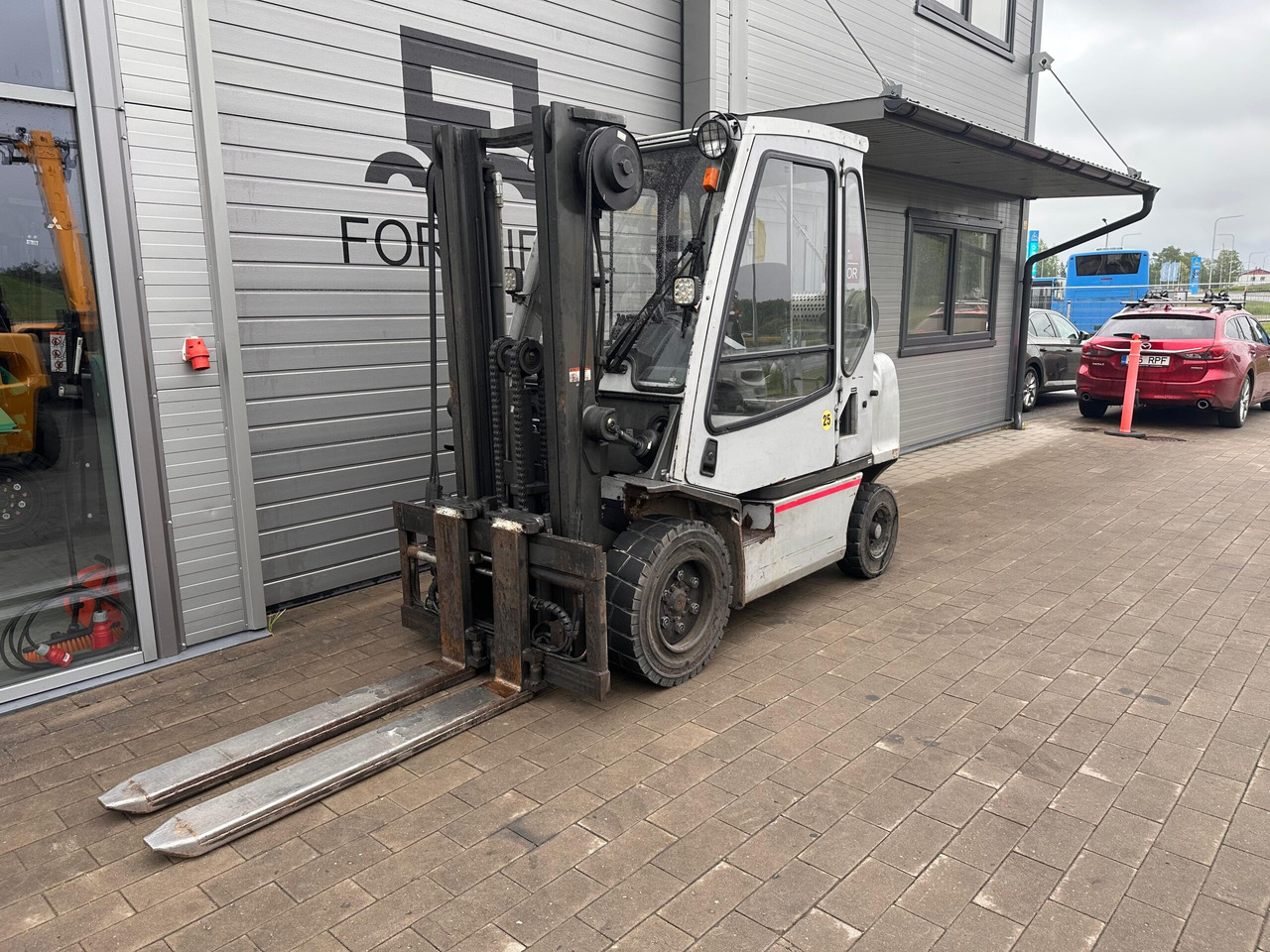 NISSAN YG1D2A32Q - 柴油叉车:图1 NISSAN YG1D2A32Q - 柴油叉车:图1