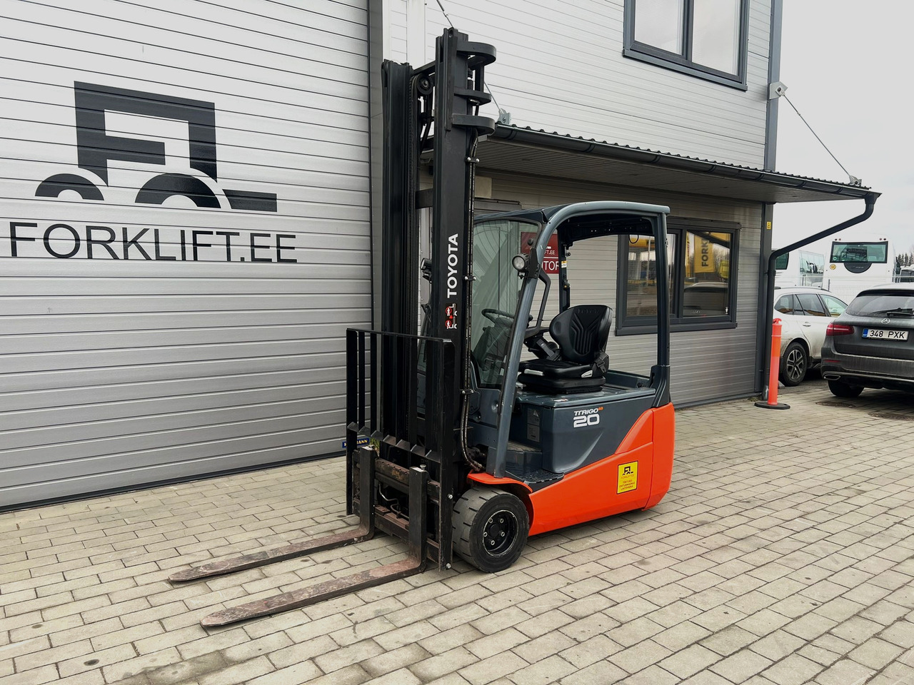 Toyota 8FBE20T - 电动叉车:图1 Toyota 8FBE20T - 电动叉车:图1