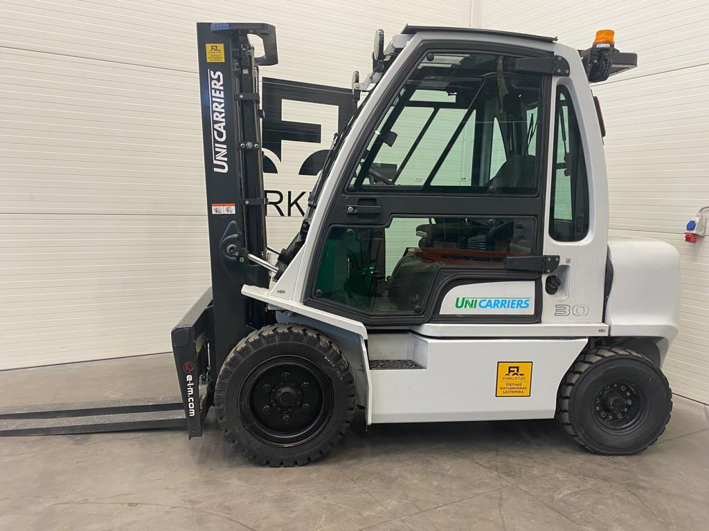 Unicarriers YG1D2A30Q - 柴油叉车:图2 Unicarriers YG1D2A30Q - 柴油叉车:图2