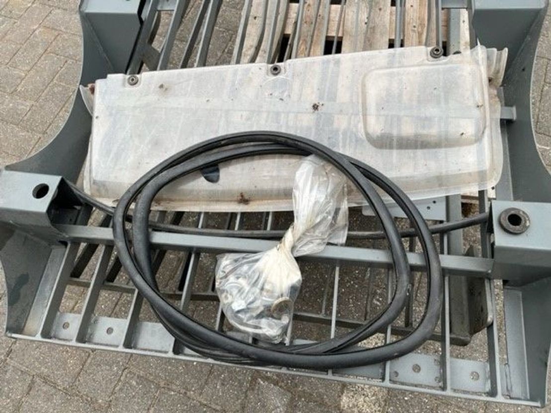 Liebherr 900/924 - 车身和外部 适用于 挖掘机:图5 Liebherr 900/924 - 车身和外部 适用于 挖掘机:图5