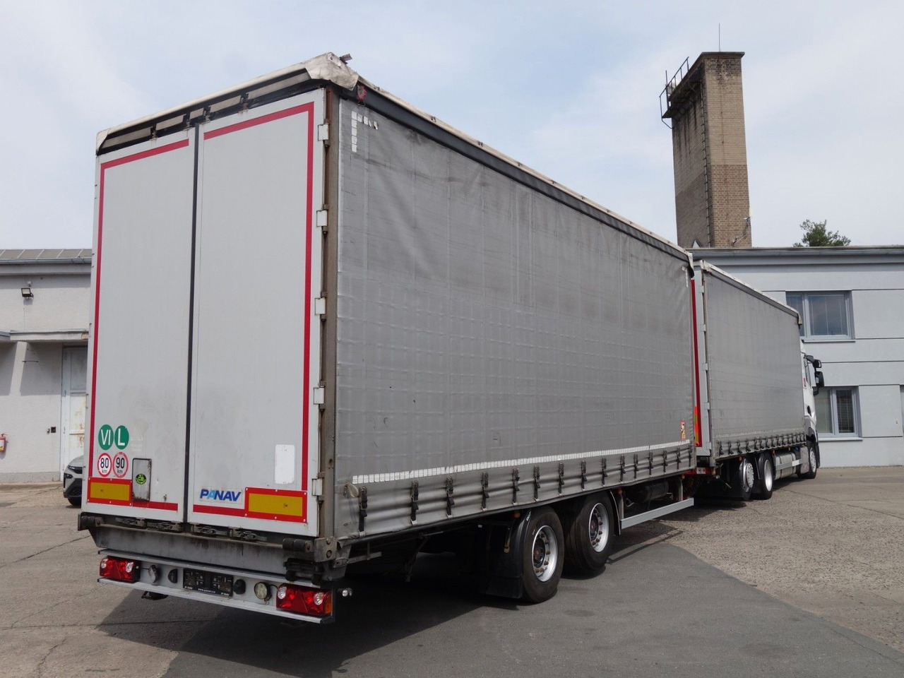 Renault T520 6x2 + trailer, 120m3, 2x Liftachse - 侧帘卡车:图4 Renault T520 6x2 + trailer, 120m3, 2x Liftachse - 侧帘卡车:图4