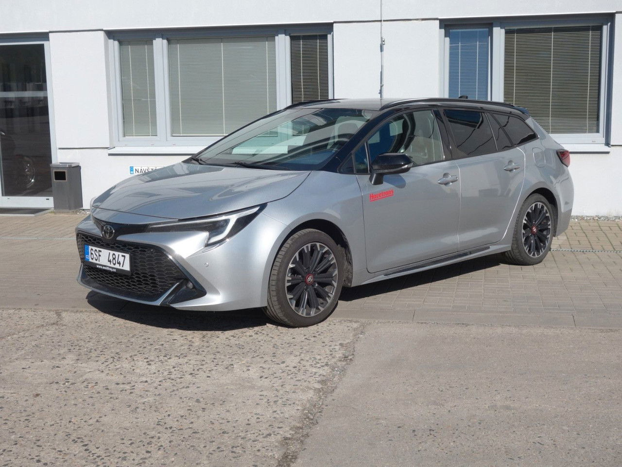 Toyota Corolla Touring 2,0 Hybrid GR Sport - 旅行车:图1 Toyota Corolla Touring 2,0 Hybrid GR Sport - 旅行车:图1
