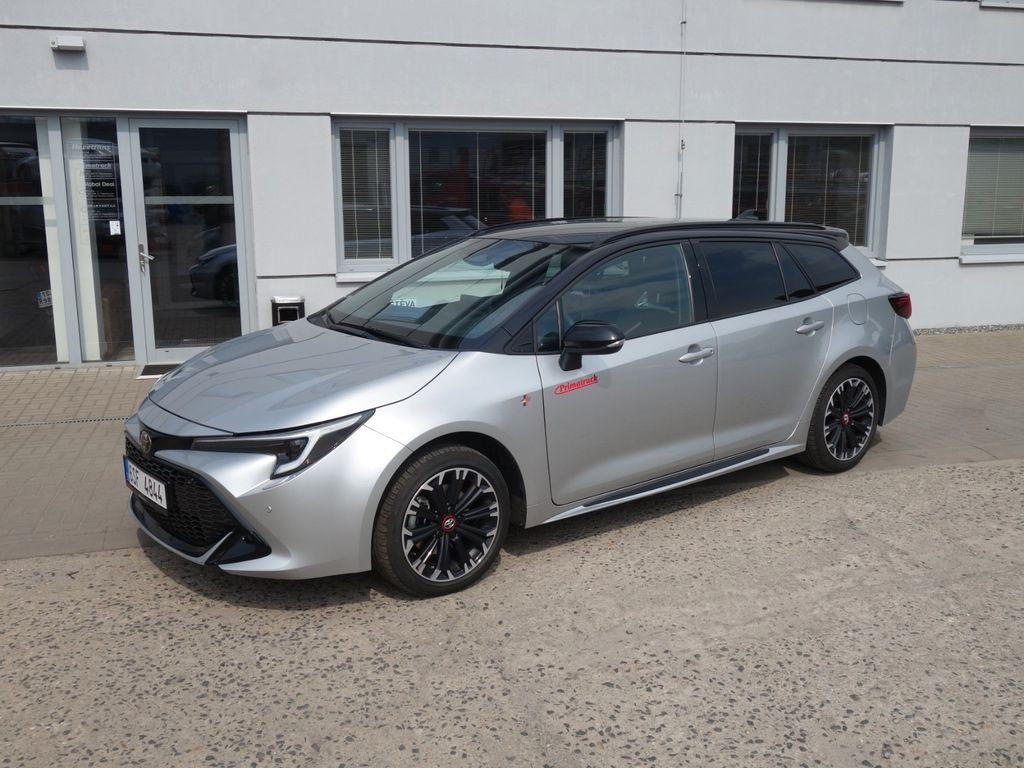Toyota Corolla Touring 2,0 Hybrid GR Sport - 汽车:图3 Toyota Corolla Touring 2,0 Hybrid GR Sport - 汽车:图3