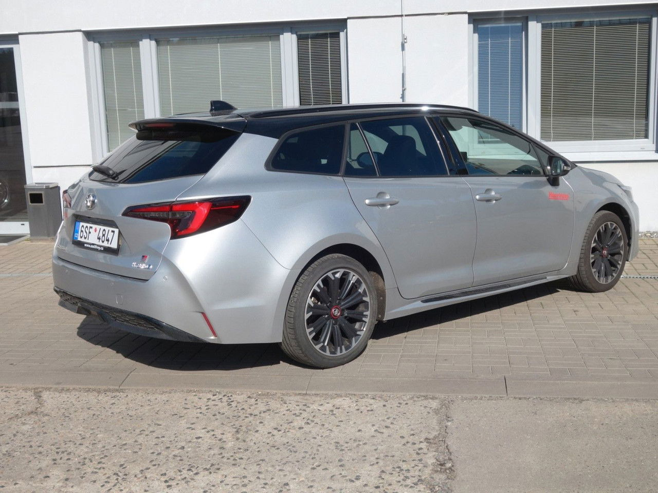 Toyota Corolla Touring 2,0 Hybrid GR Sport - 旅行车:图5 Toyota Corolla Touring 2,0 Hybrid GR Sport - 旅行车:图5