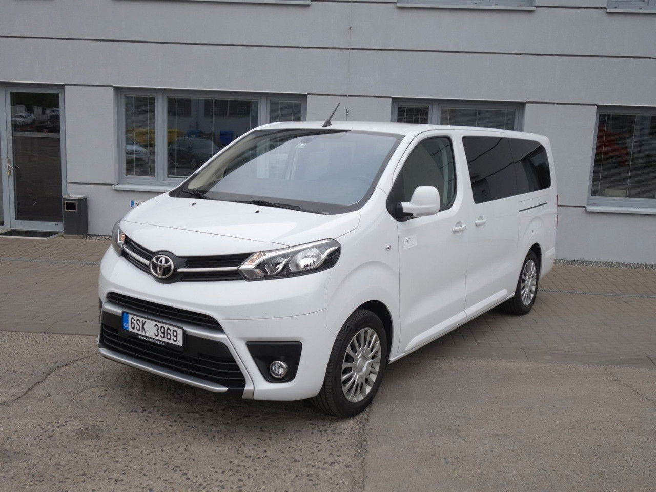 Toyota ProAce Verso L2 Shuttle Comfort - 小型客车:图2 Toyota ProAce Verso L2 Shuttle Comfort - 小型客车:图2