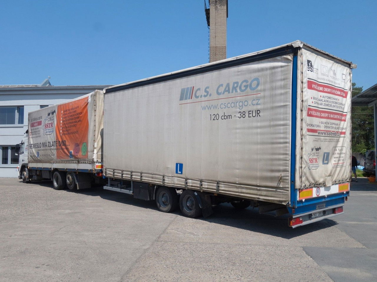 Volvo FM 380 6x2 + Panav Anhänger - 侧帘卡车:图4 Volvo FM 380 6x2 + Panav Anhänger - 侧帘卡车:图4
