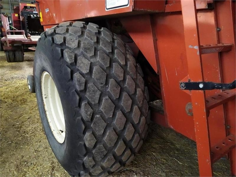 Hesston 4900 - 方形打包机:图5 Hesston 4900 - 方形打包机:图5