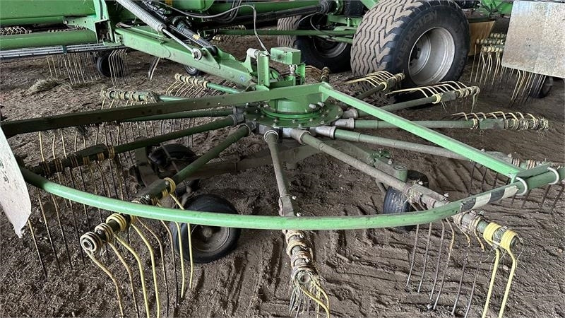 Krone Swadro 2000 TC - 翻草机/ 搂草机:图3 Krone Swadro 2000 TC - 翻草机/ 搂草机:图3