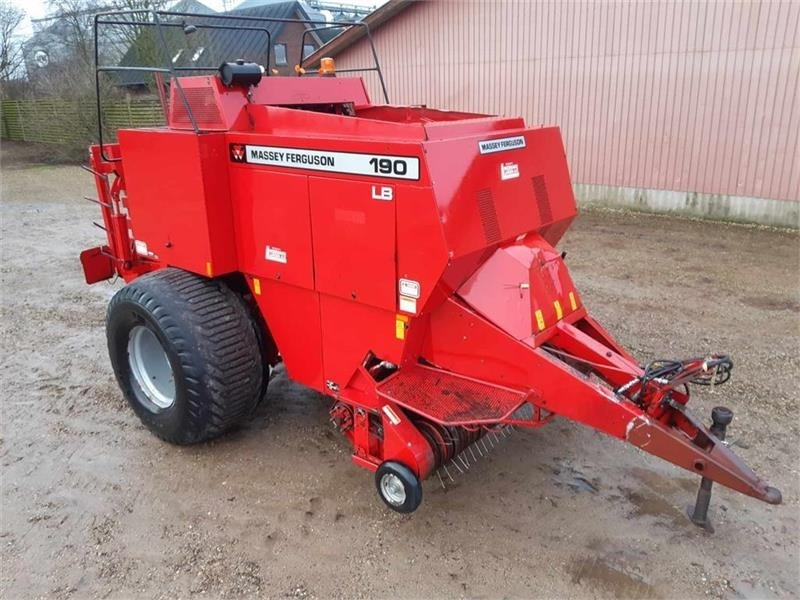 Massey Ferguson 190 - 方形打包机:图1 Massey Ferguson 190 - 方形打包机:图1