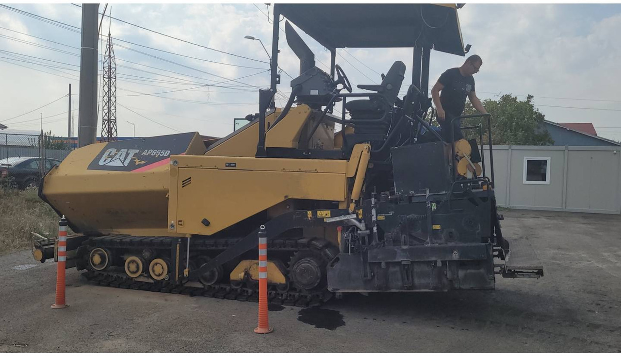 CAT AP-655D - 沥青铺路机:图3 CAT AP-655D - 沥青铺路机:图3