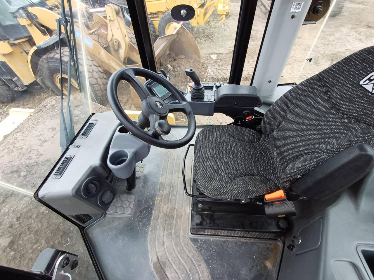 压实机 CAT CS16-03:图8 压实机 CAT CS16-03:图8