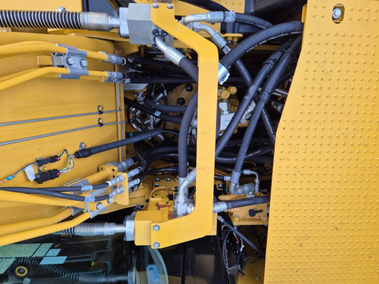 履带式挖掘机 CAT 320GC：图24