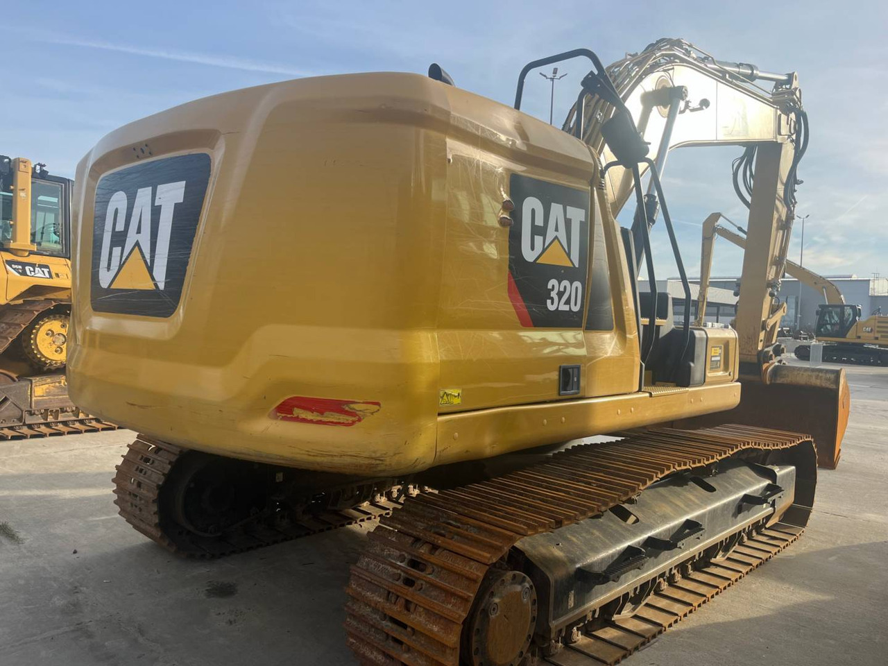 CAT 320 - 履带式挖掘机:图3 CAT 320 - 履带式挖掘机:图3
