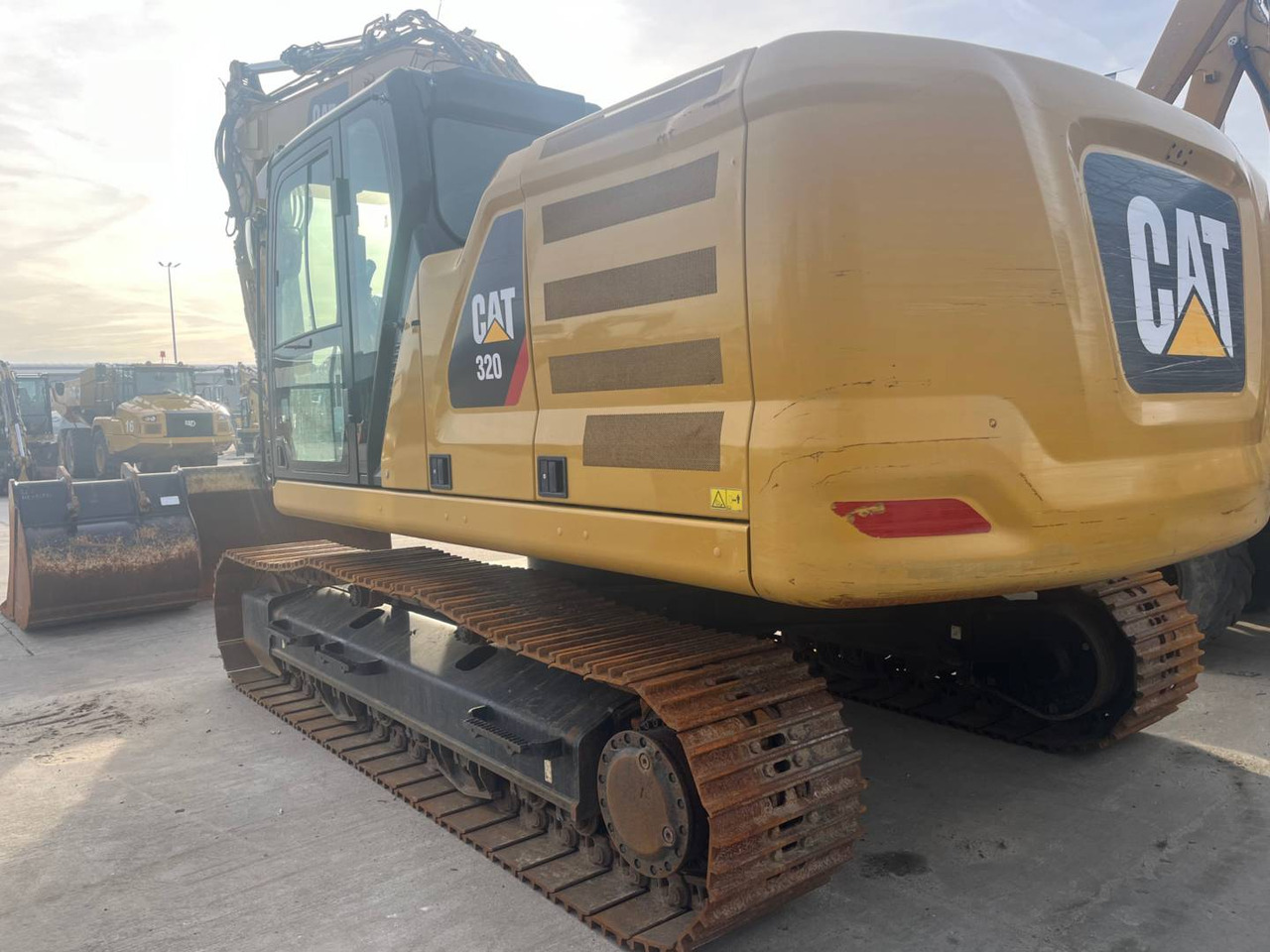 CAT 320 - 履带式挖掘机:图4 CAT 320 - 履带式挖掘机:图4