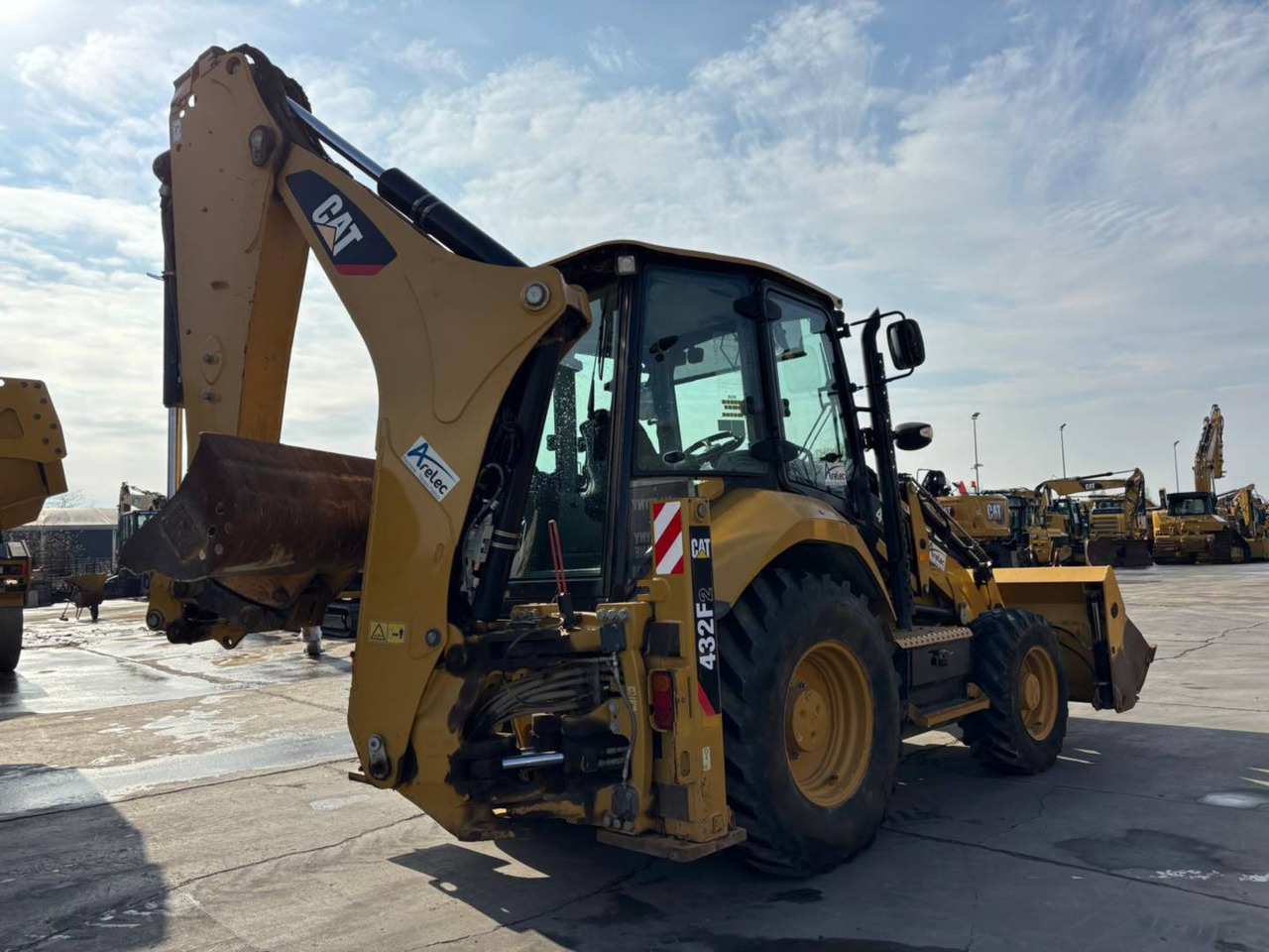 CAT 432F2 - 反铲装载机:图3 CAT 432F2 - 反铲装载机:图3