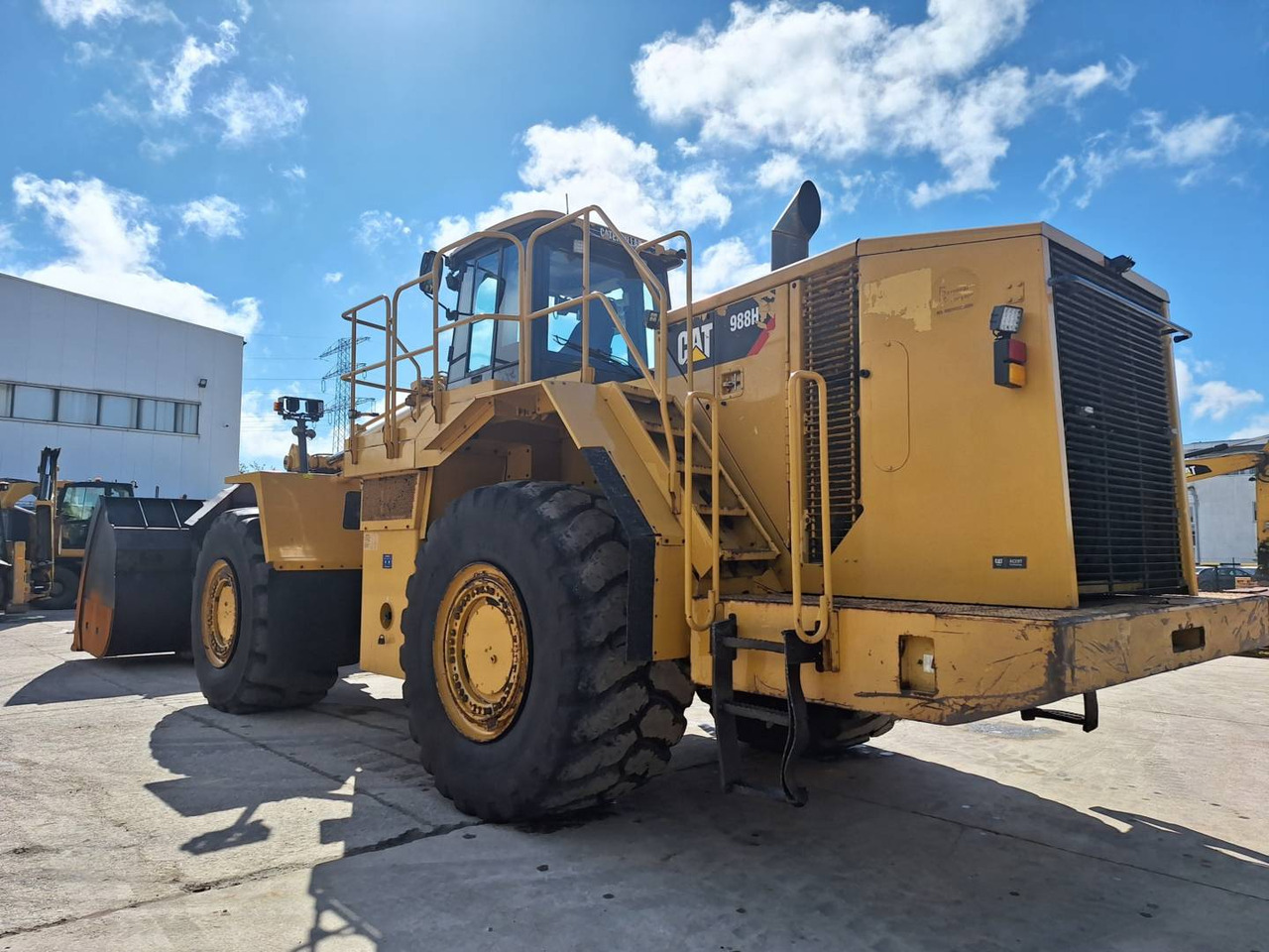 CAT 988H - 轮式装载机:图4 CAT 988H - 轮式装载机:图4