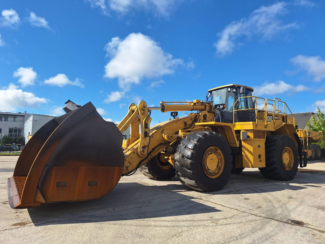 CAT 988H - 轮式装载机:图1 CAT 988H - 轮式装载机:图1