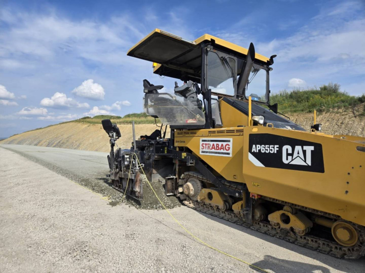 CAT AP655F - 沥青铺路机:图3 CAT AP655F - 沥青铺路机:图3