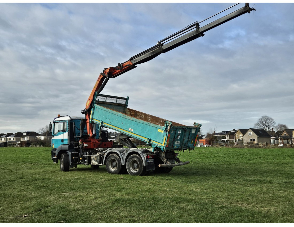 MAN TGA 33.360 TIPPER 3 SIDE CRANE PALFINGER 16502 *REMOTE CONTROL - 翻斗车:图4 MAN TGA 33.360 TIPPER 3 SIDE CRANE PALFINGER 16502 *REMOTE CONTROL - 翻斗车:图4