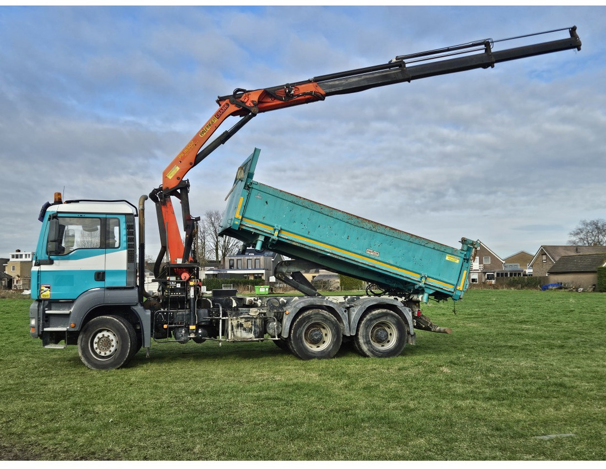 MAN TGA 33.360 TIPPER 3 SIDE CRANE PALFINGER 16502 *REMOTE CONTROL - 翻斗车:图3 MAN TGA 33.360 TIPPER 3 SIDE CRANE PALFINGER 16502 *REMOTE CONTROL - 翻斗车:图3