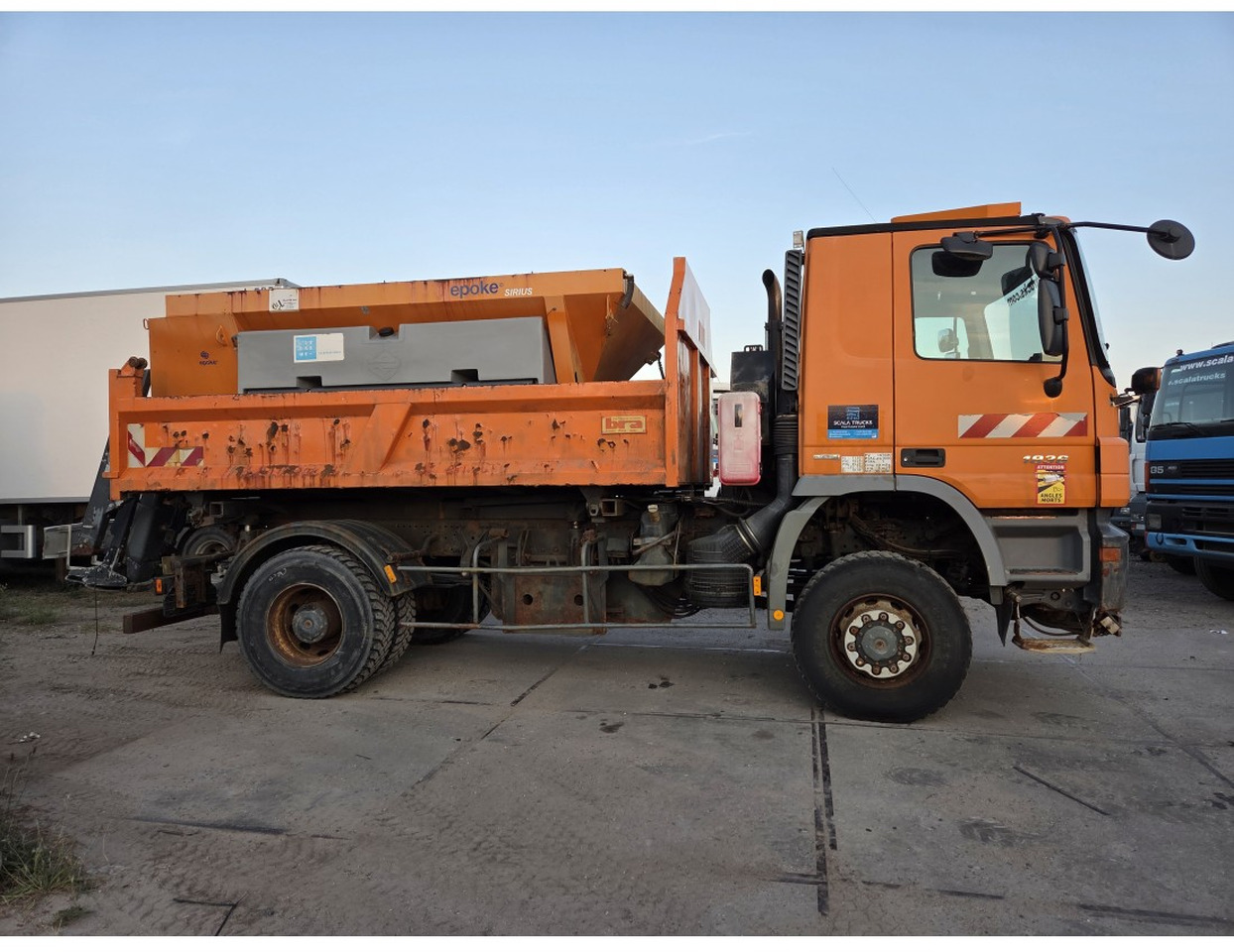 MERCEDES ACTROS 1836 4X4 TIPPER possible to buy with salt spreader - 翻斗车:图5 MERCEDES ACTROS 1836 4X4 TIPPER possible to buy with salt spreader - 翻斗车:图5