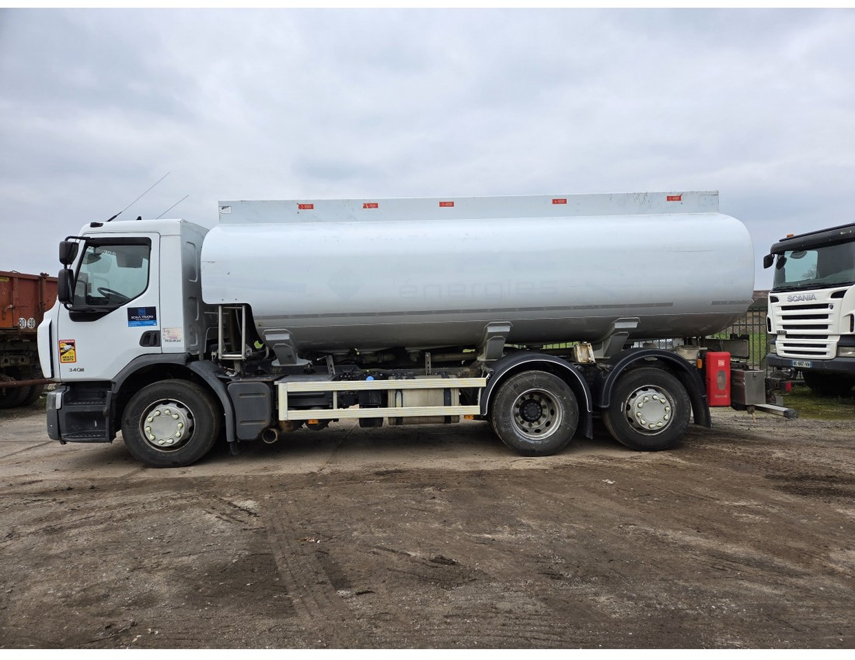 Renault Premium 340 6x2 Fuel Tank 18.540 L 3 compart Steering Axle Retarder Manual gearbox - 罐车:图5 Renault Premium 340 6x2 Fuel Tank 18.540 L 3 compart Steering Axle Retarder Manual gearbox - 罐车:图5