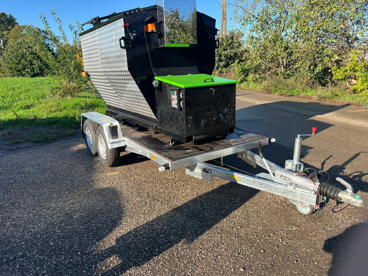 TICAB Asphalt Hot Box from the Manufacturer for 2,8 t, termiskais bunkurs asfaltam HB-2 - 沥青机:图1 TICAB Asphalt Hot Box from the Manufacturer for 2,8 t, termiskais bunkurs asfaltam HB-2 - 沥青机:图1