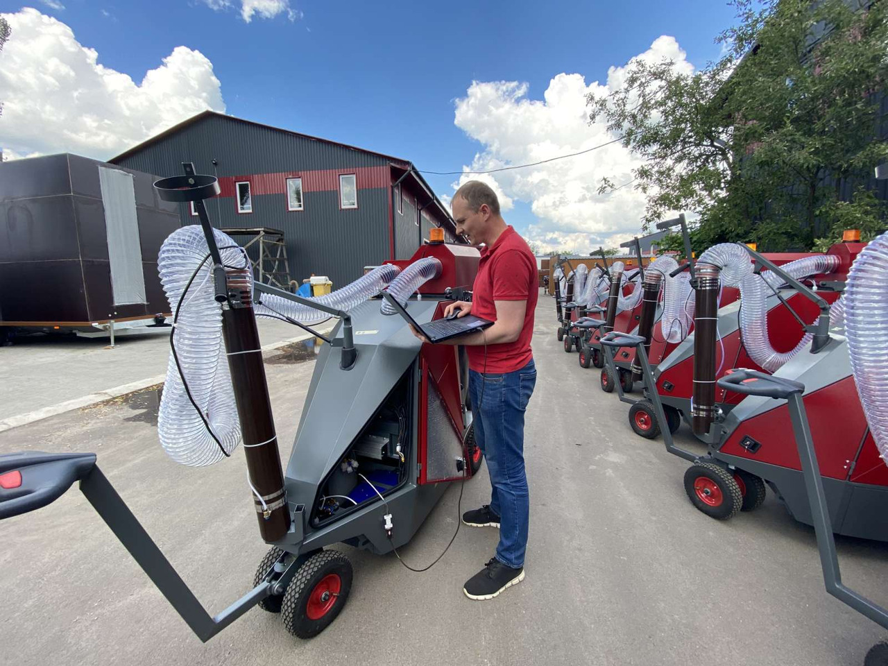 ТІСАВ Street Vacuum Cleaner, Outdoor Vacuum Sweeper, Manufacturer, City Ant - 工业真空吸尘器:图5 ТІСАВ Street Vacuum Cleaner, Outdoor Vacuum Sweeper, Manufacturer, City Ant - 工业真空吸尘器:图5