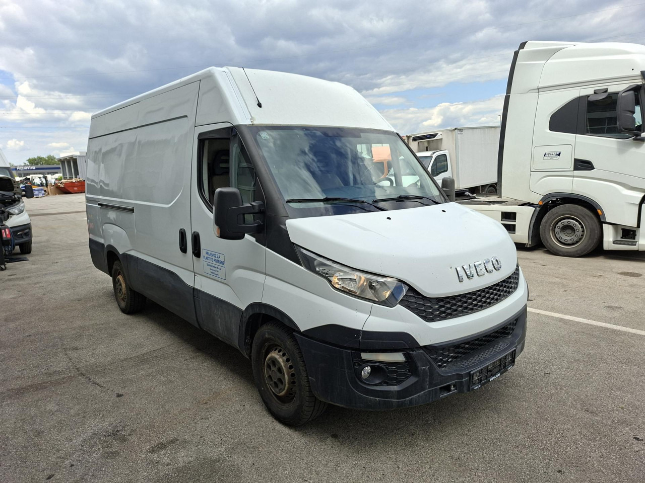 IVECO Daily 35S13V - 小型客车:图2 IVECO Daily 35S13V - 小型客车:图2