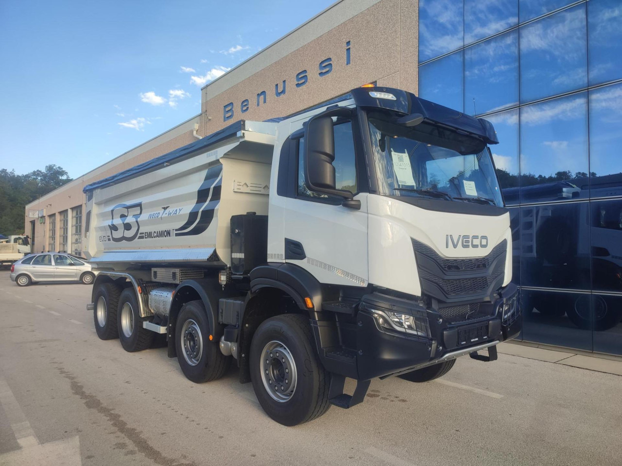 IVECO T-Way AD410T50 - 翻斗车:图2 IVECO T-Way AD410T50 - 翻斗车:图2