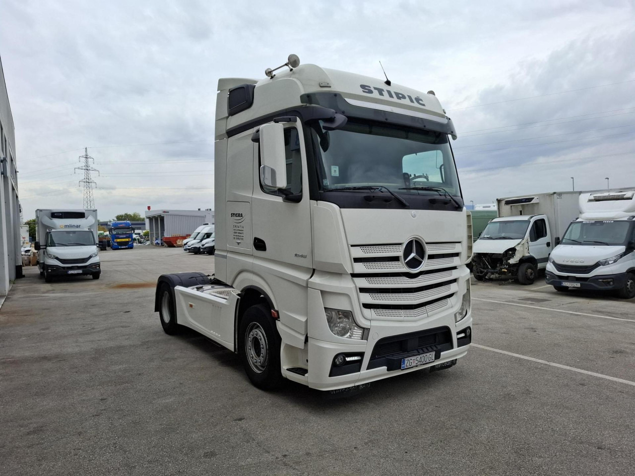 MERCEDES-BENZ Actros 1845 - 牵引车:图2 MERCEDES-BENZ Actros 1845 - 牵引车:图2