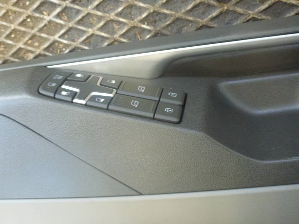 Volvo FM Dörrsida, 23772645 - 驾驶室 适用于 卡车:图2 Volvo FM Dörrsida, 23772645 - 驾驶室 适用于 卡车:图2