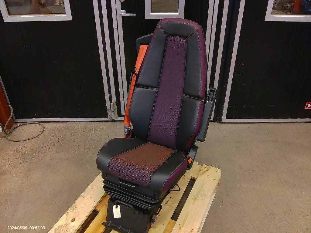 Volvo FM förarstol, 23766422 - 驾驶室 适用于 卡车:图1 Volvo FM förarstol, 23766422 - 驾驶室 适用于 卡车:图1