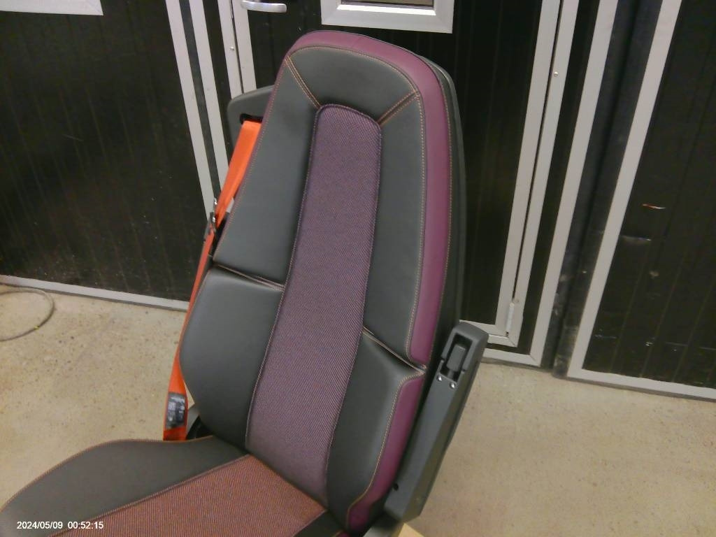 Volvo FM förarstol, 23766422 - 驾驶室 适用于 卡车:图2 Volvo FM förarstol, 23766422 - 驾驶室 适用于 卡车:图2