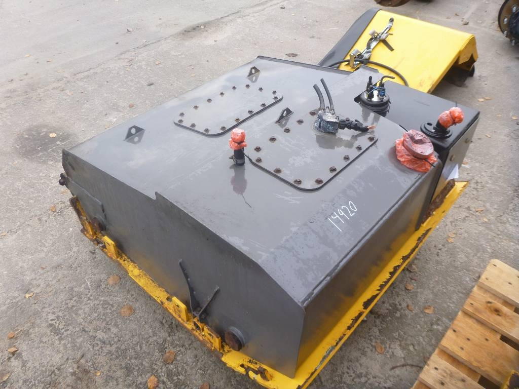 Volvo L 180 H Bränsletank, voe11154152 - 框架/ 底盘 适用于 建筑机械:图1 Volvo L 180 H Bränsletank, voe11154152 - 框架/ 底盘 适用于 建筑机械:图1