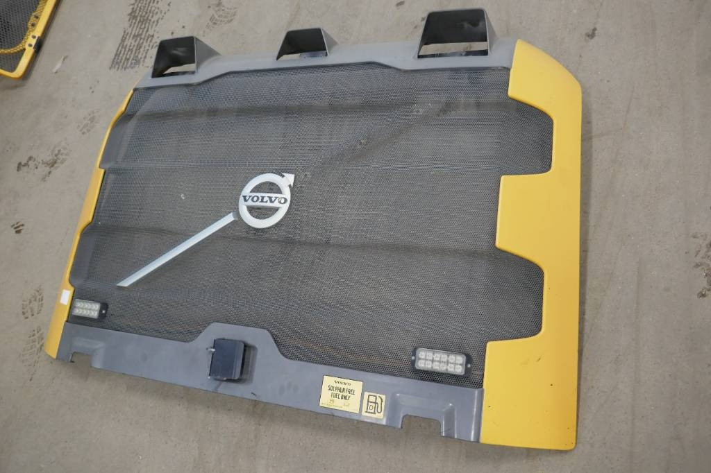 Volvo L 250 G grill, voe16810584 - 框架/ 底盘 适用于 建筑机械:图1 Volvo L 250 G grill, voe16810584 - 框架/ 底盘 适用于 建筑机械:图1
