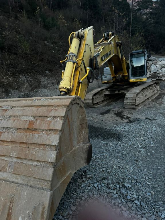 New Holland E485B, 2009year, 50ton - 履带式挖掘机:图1 New Holland E485B, 2009year, 50ton - 履带式挖掘机:图1