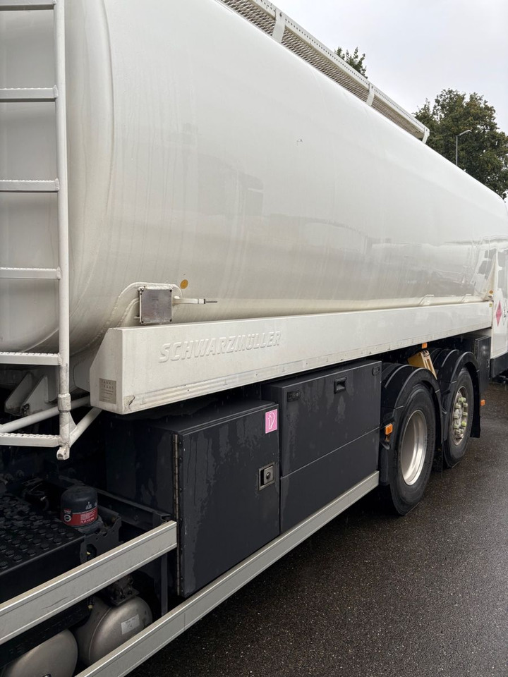 Renault T460 6x2, E6, ADR, Diesel/Benzin, Schwarzmueller - 罐车:图4 Renault T460 6x2, E6, ADR, Diesel/Benzin, Schwarzmueller - 罐车:图4