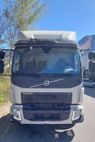 Volvo FL280 4x2, E6, Wohnwagen + 2 Pferdeplaetze Volvo FL280 4x2, E6, 7.40m Chassis, Fahrgestell - 马匹运输车:图2 Volvo FL280 4x2, E6, Wohnwagen + 2 Pferdeplaetze Volvo FL280 4x2, E6, 7.40m Chassis, Fahrgestell - 马匹运输车:图2
