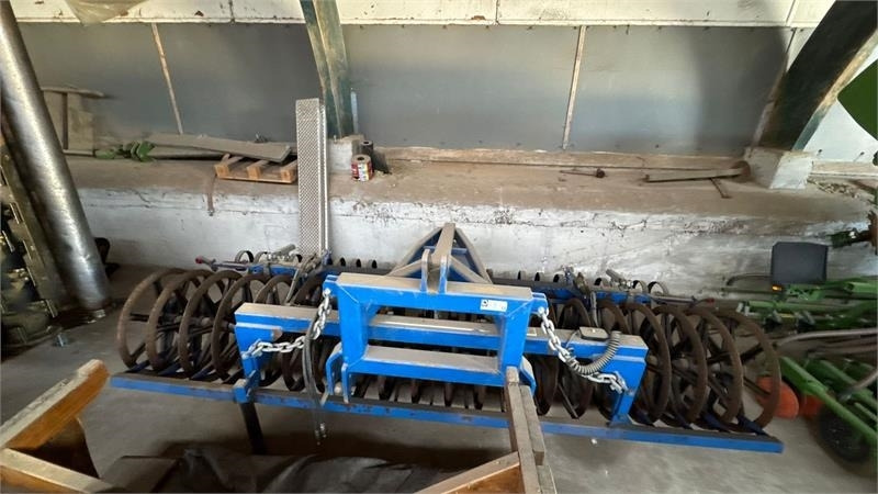 Dal-Bo 4m Frontpakker Levelflex 2000 4 m. - 农场碾压机:图2 Dal-Bo 4m Frontpakker Levelflex 2000 4 m. - 农场碾压机:图2