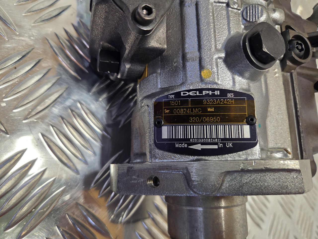 Fuel Injection Pump 55kw JCB 320/06950 Delphi 9323A242H - 发动机及其零件 适用于 建筑机械:图2 Fuel Injection Pump 55kw JCB 320/06950 Delphi 9323A242H - 发动机及其零件 适用于 建筑机械:图2