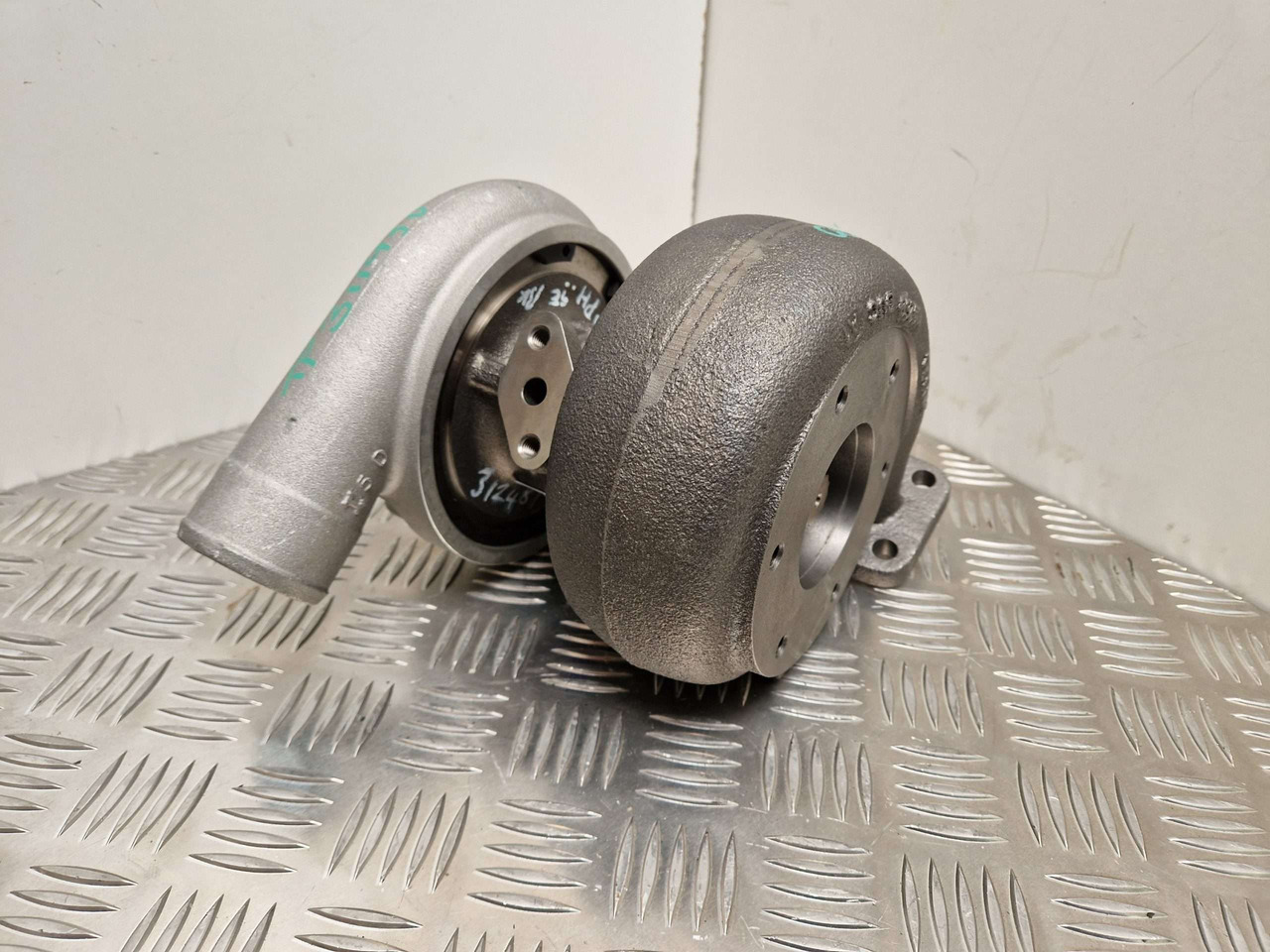 Sisu 620 Turbo 02/950476 DSRAG BorgWarner manufactured - 发动机及其零件 适用于 建筑机械:图1 Sisu 620 Turbo 02/950476 DSRAG BorgWarner manufactured - 发动机及其零件 适用于 建筑机械:图1