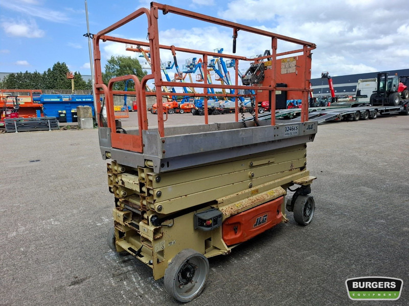 JLG 3246ES - 剪式升降机:图3 JLG 3246ES - 剪式升降机:图3