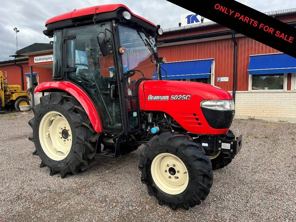 Branson 5025 C Dismantled. Only spare parts - 拖拉机:图1 Branson 5025 C Dismantled. Only spare parts - 拖拉机:图1